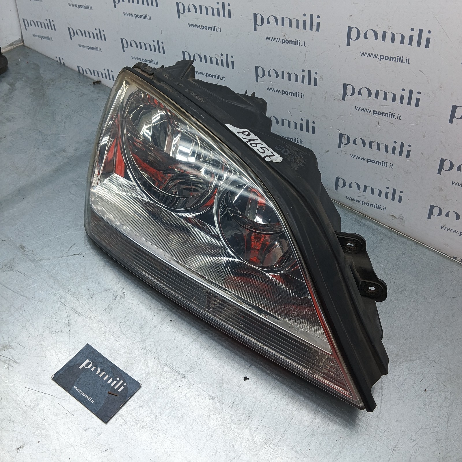 Pomili Fanaleria Kia Sorento 2002-2006 faro anteriore destro usato