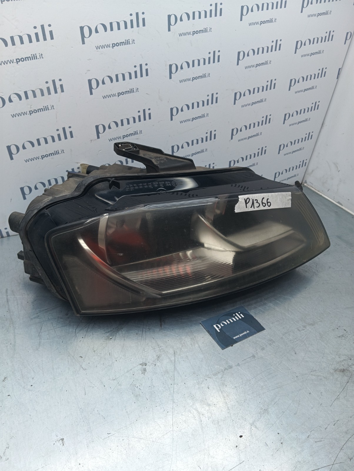 Pomili Fanaleria Audi A3 2008-2012 faro anteriore destro usato