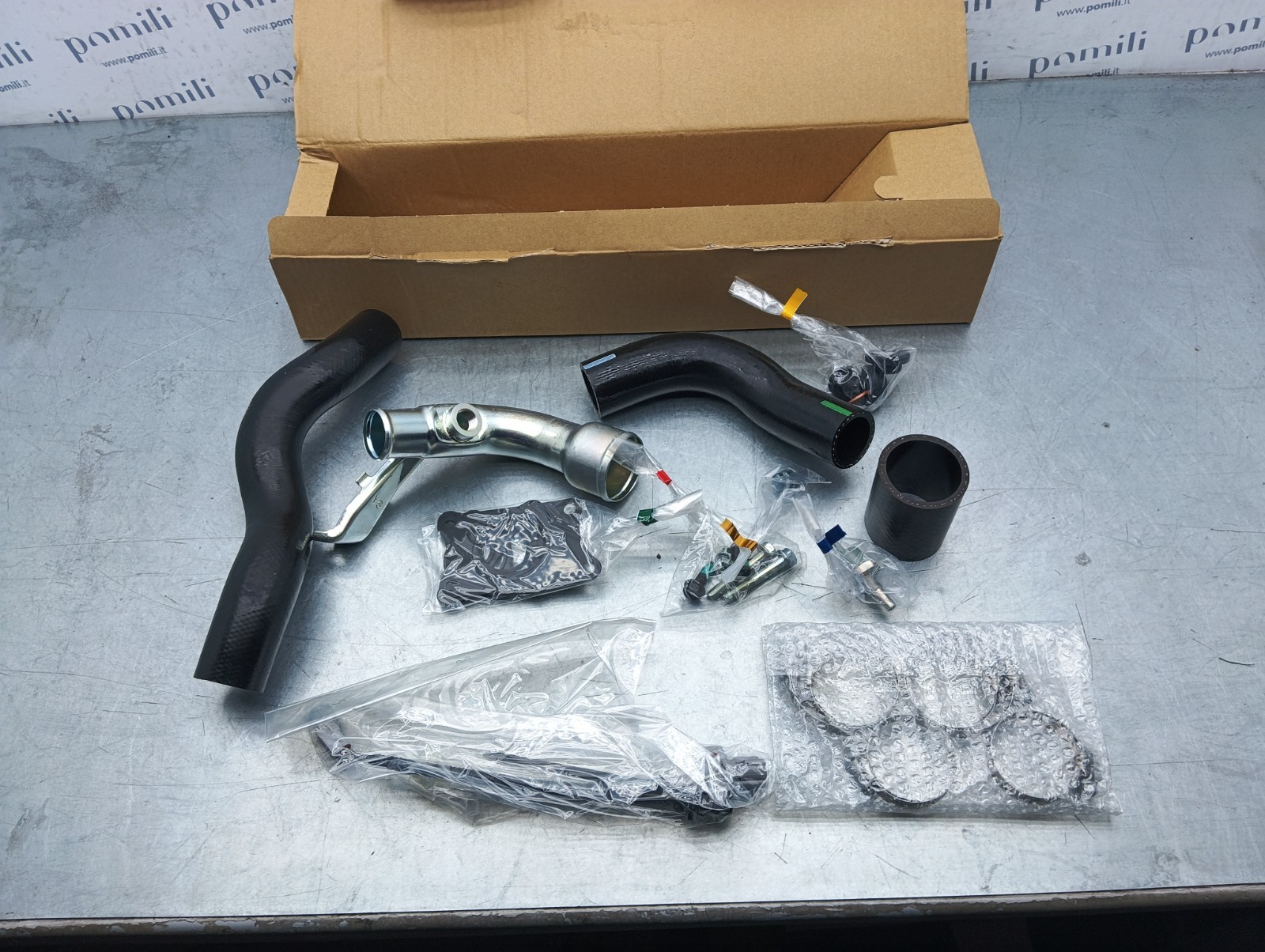 Pomili Motore e cambio con supporti Kit Intercooler Toyota Yaris II 04004-43133