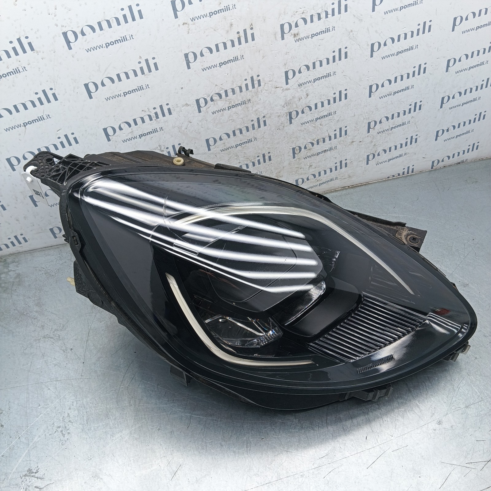Pomili Fanaleria Ford Puma II L1TB-13E014-GH faro anteriore destro usato