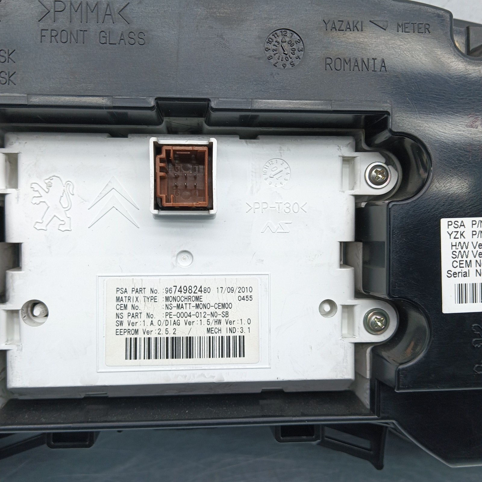 Pomili Rivestimenti interni e parti interne Peugeot 5008 1 serie quadro strumenti usato