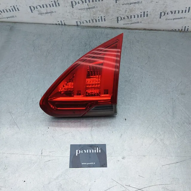Pomili Fanaleria Fanale posteriore portellone Peugeot 2008 destro 9678074580 usato