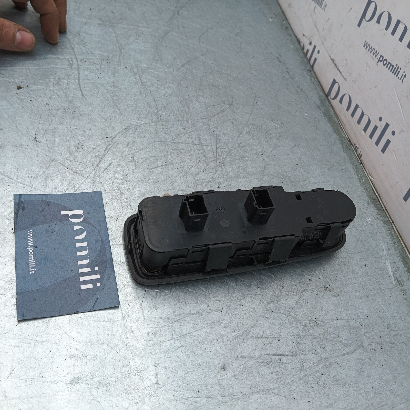 Pomili Rivestimenti interni Citroen C4 Picasso pulsantiera alzacristalli sinistra usata