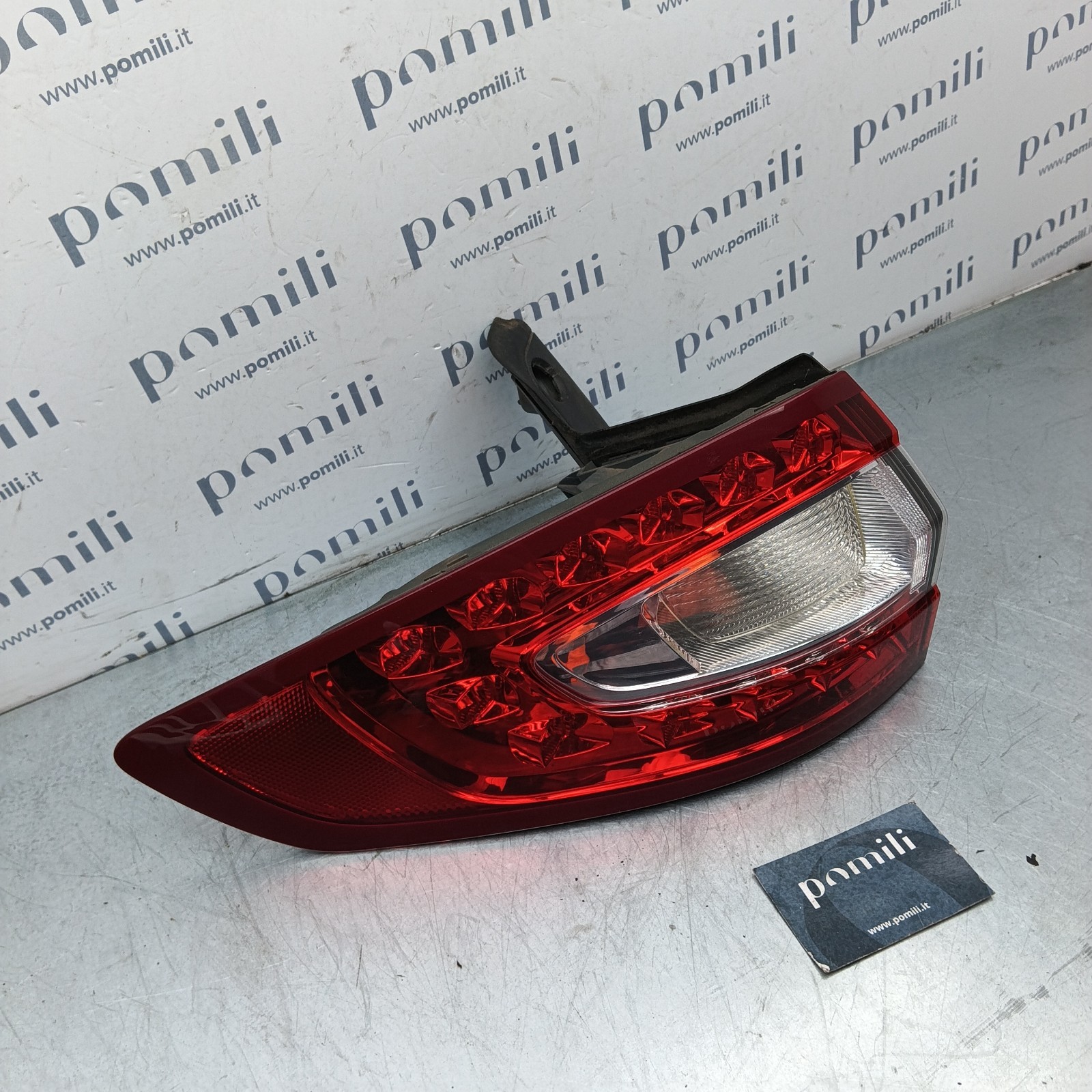 Pomili Fanaleria Fanale posteriore sinistro Ford Mondeo Turnier (2014-24) 21050103 usato