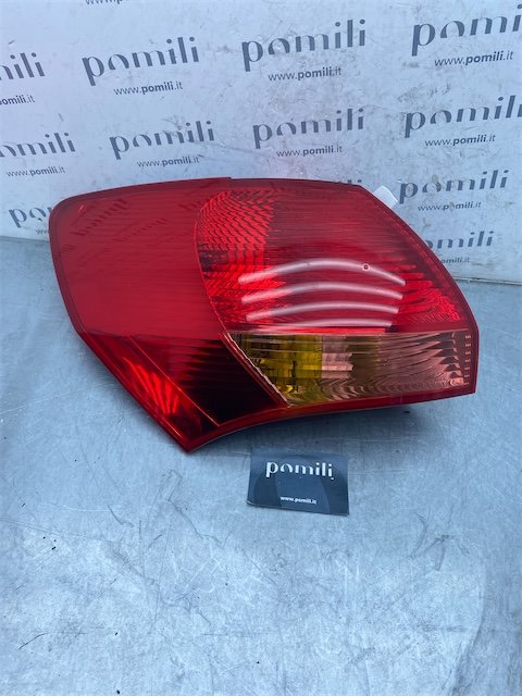 Pomili Fanaleria Fanale posteriore parte esterna sinistra KIA VENGA (01/10>) S001