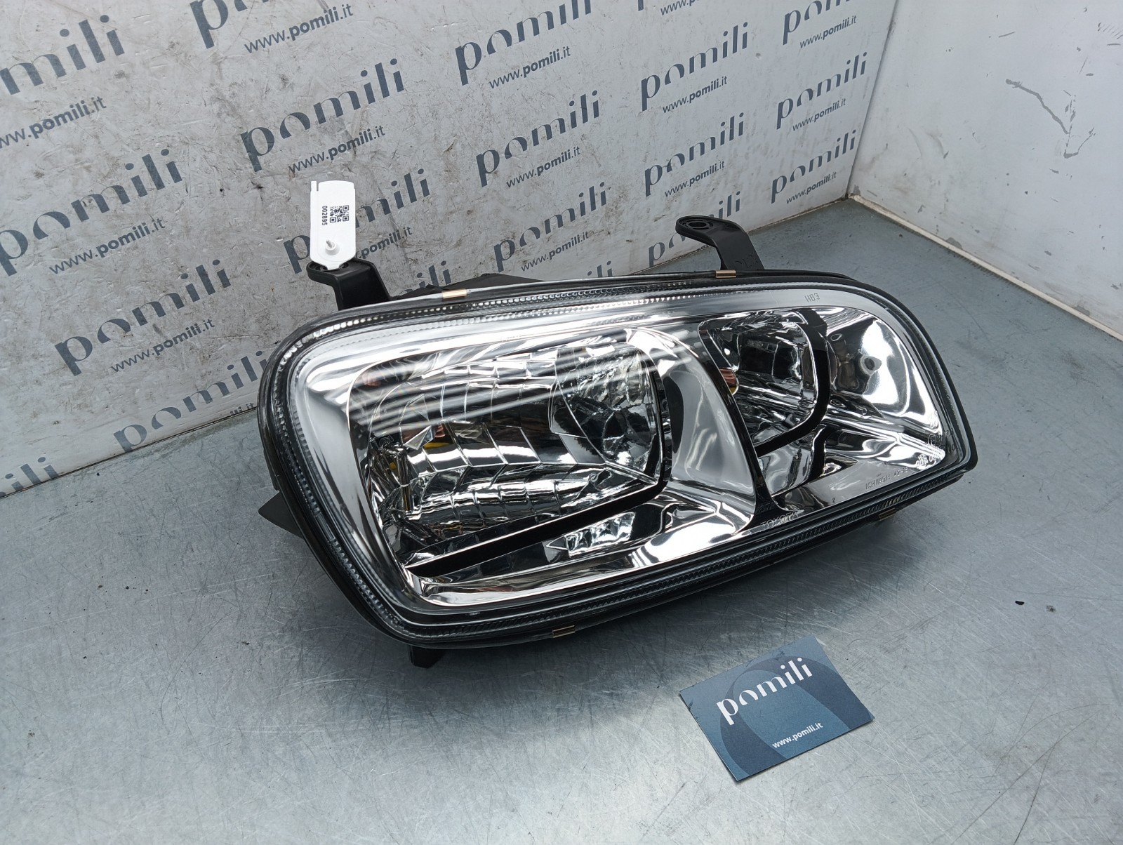 Pomili Fanaleria 81105-42110 faro anteriore destro Toyota Rav4 1994-2000