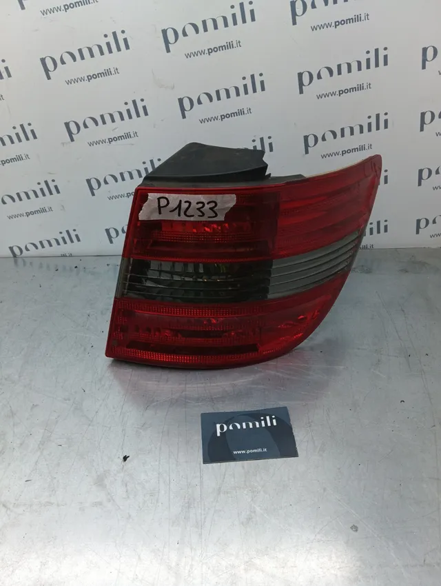Pomili Fanaleria Mercedes-Benz Classe B 27520217 fanale destro usato