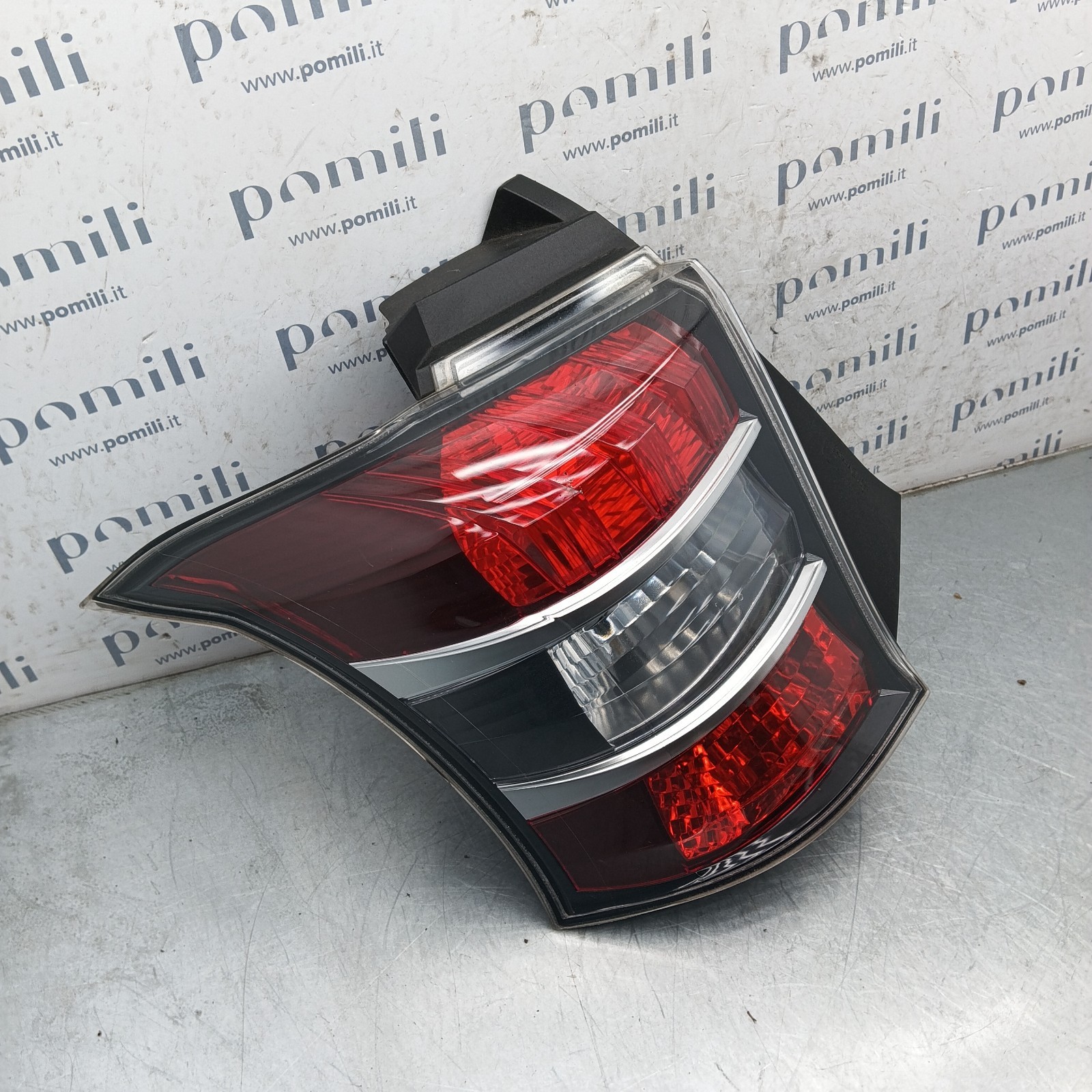 Pomili Fanaleria Fanale posteriore Toyota IQ 8156174021 sinistro usato