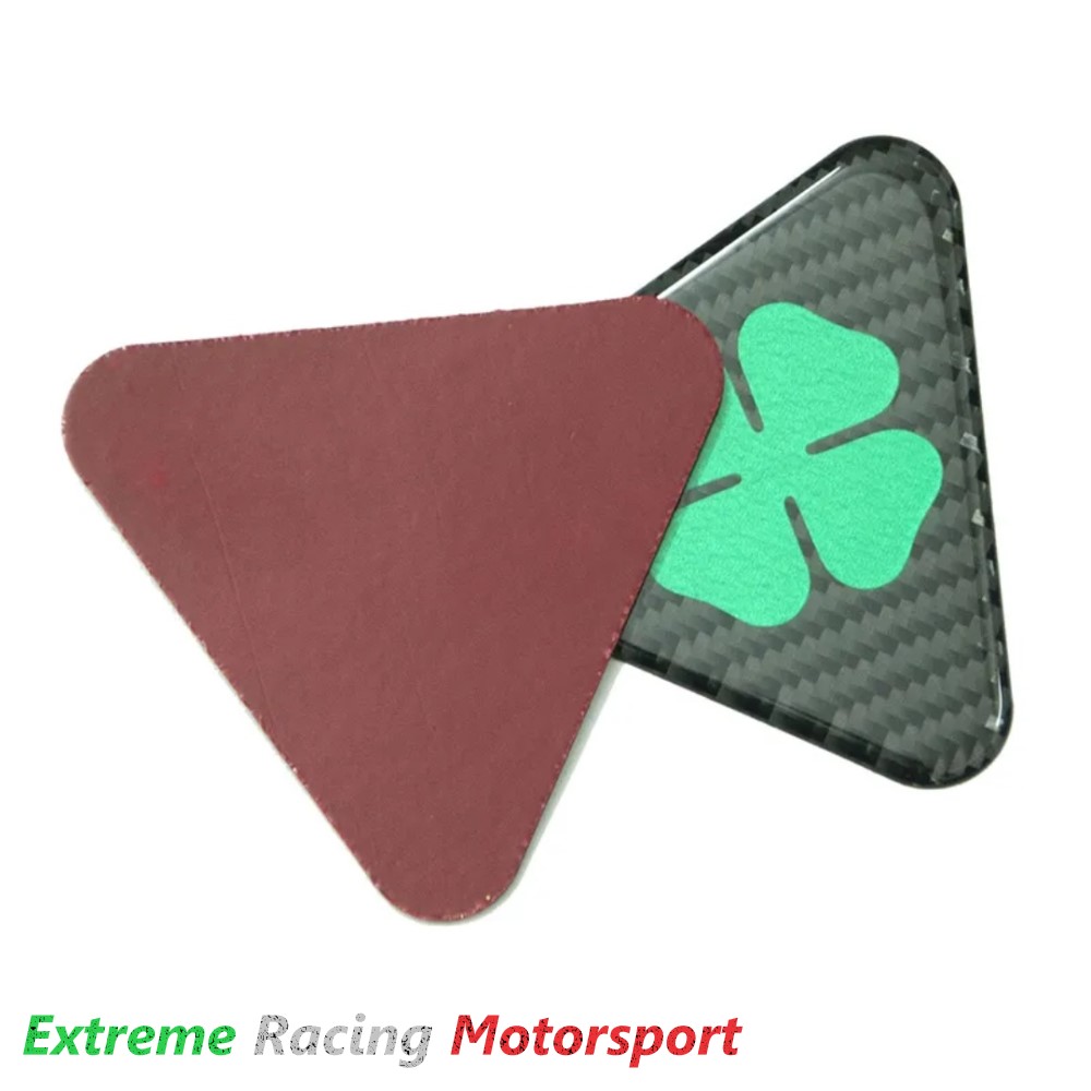 Xtreme Racing Quadrifoglio stemmi resina Carbon Look coppia 9,5x8,7 cm