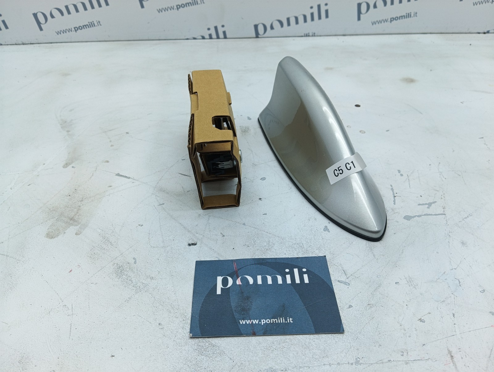 Pomili Elettronica/batteria ibride cover antenna Corolla 86077-47020-B7 nuova