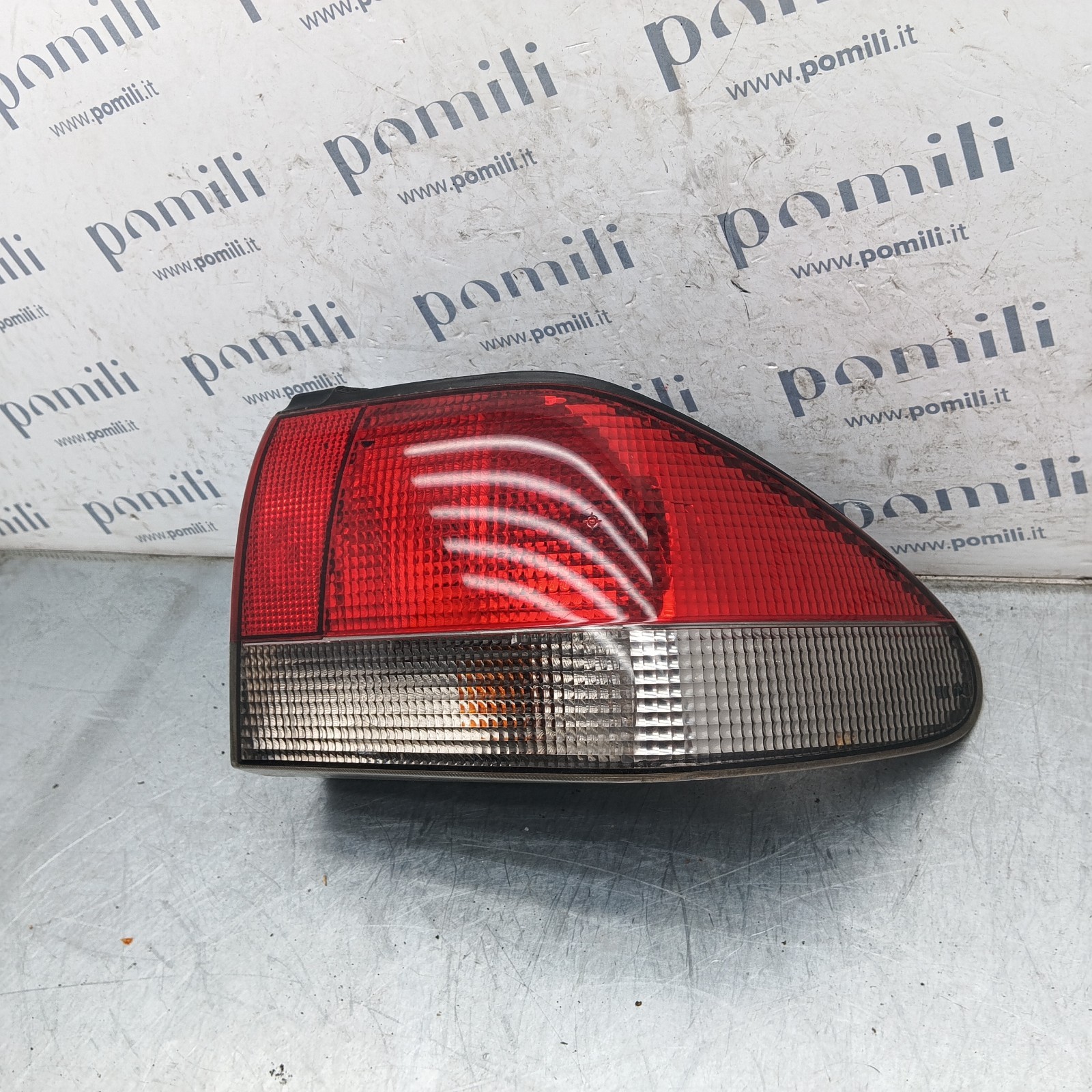 Pomili Fanaleria Saab 900 II Cabrio fanale posteriore destro usato OEM 4468385