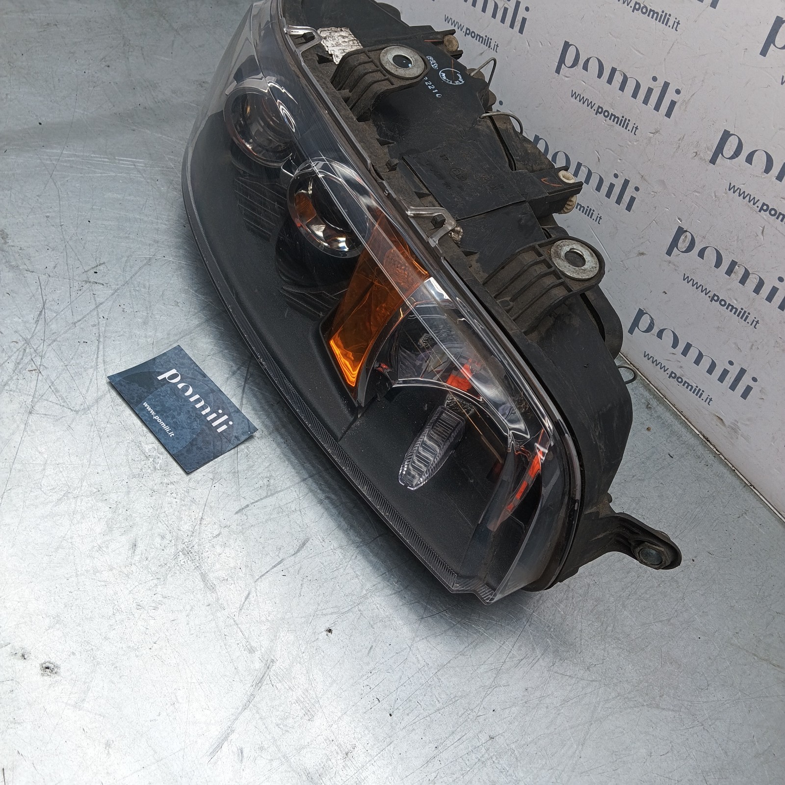 Pomili Fanaleria Fiat Punto 188 205957 faro anteriore destro usato