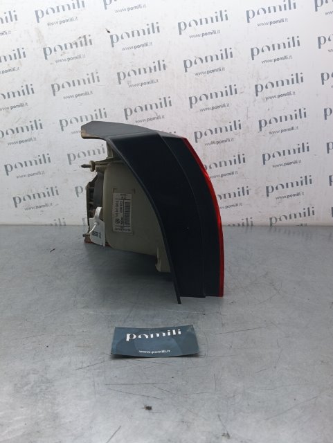 Pomili Fanaleria Fanale posteriore parte est. DX VOLKSWAGEN GOLF (1K) destro