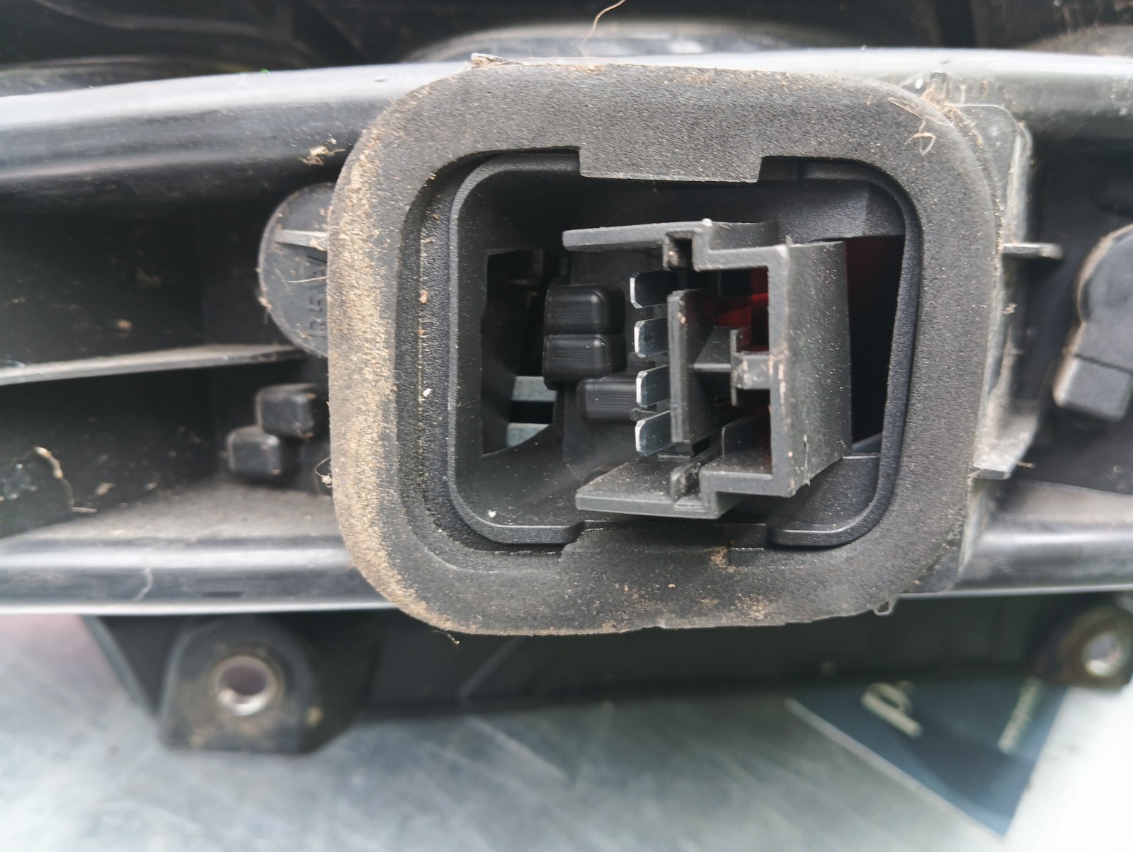 Pomili Fanaleria Fiat Grande Punto fanale sinistro usato OEM 517015890