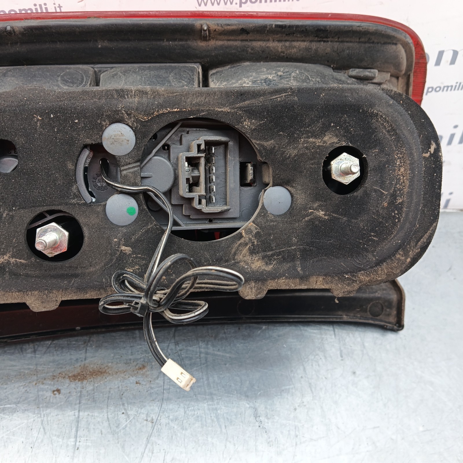 Pomili Fanaleria Fanale posteriore sinistro Lancia Musa 46829509 alogeno usato