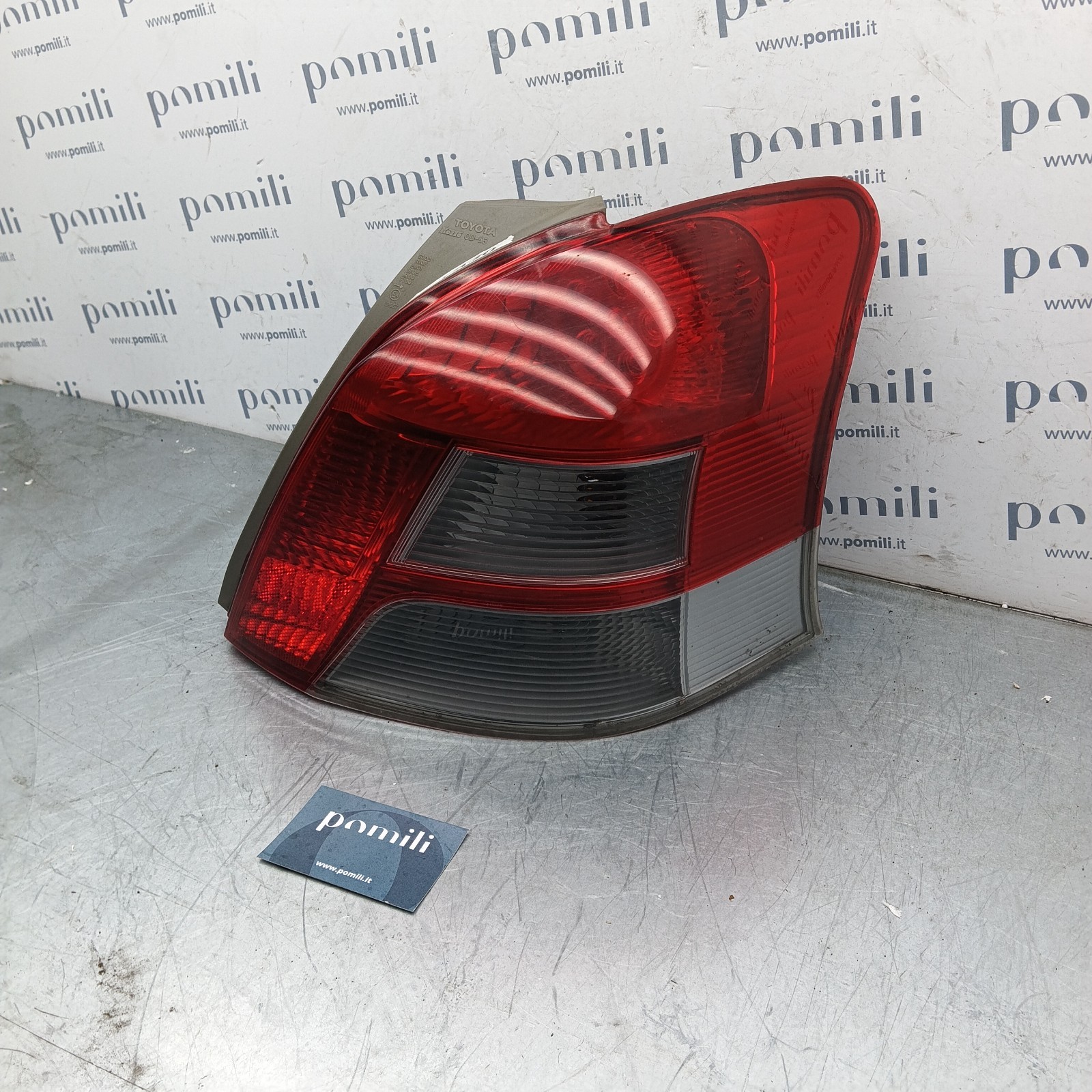 Pomili Fanaleria fanale posteriore Toyota Yaris II destro LED usato