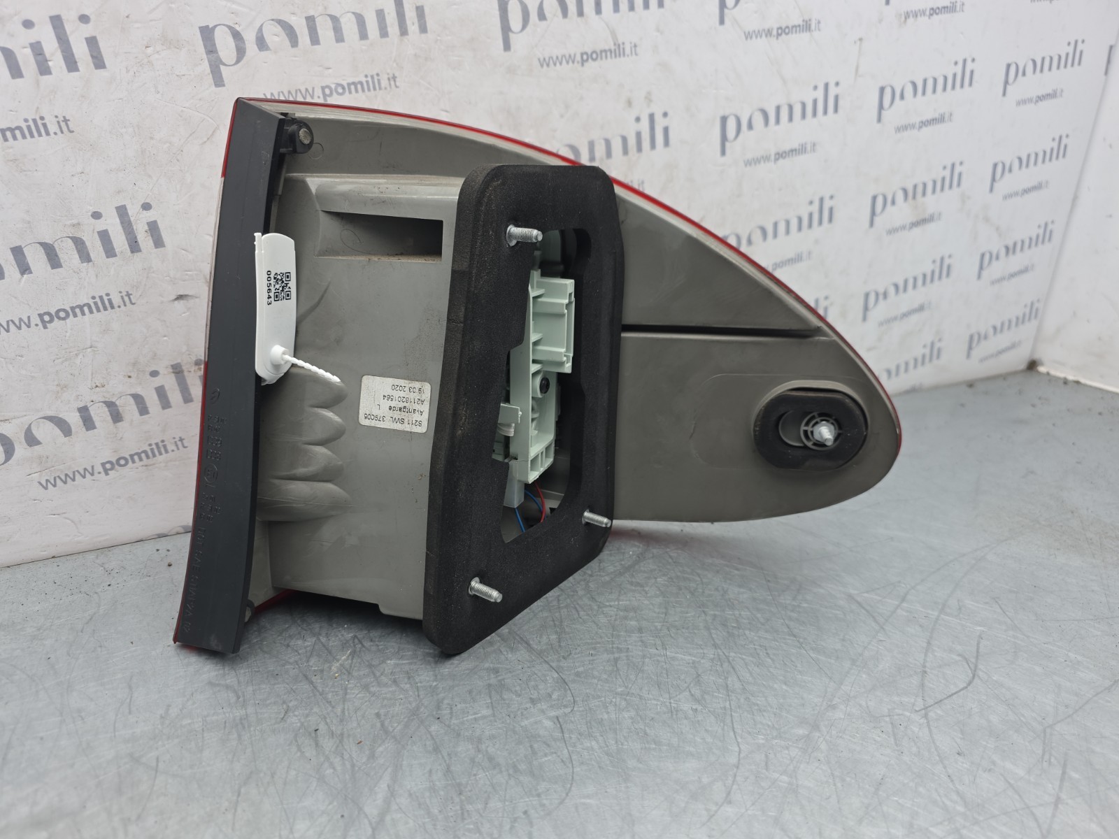 Pomili Fanaleria Fanale posteriore sinistro Mercedes-Benz Classe E S211 fanale usato