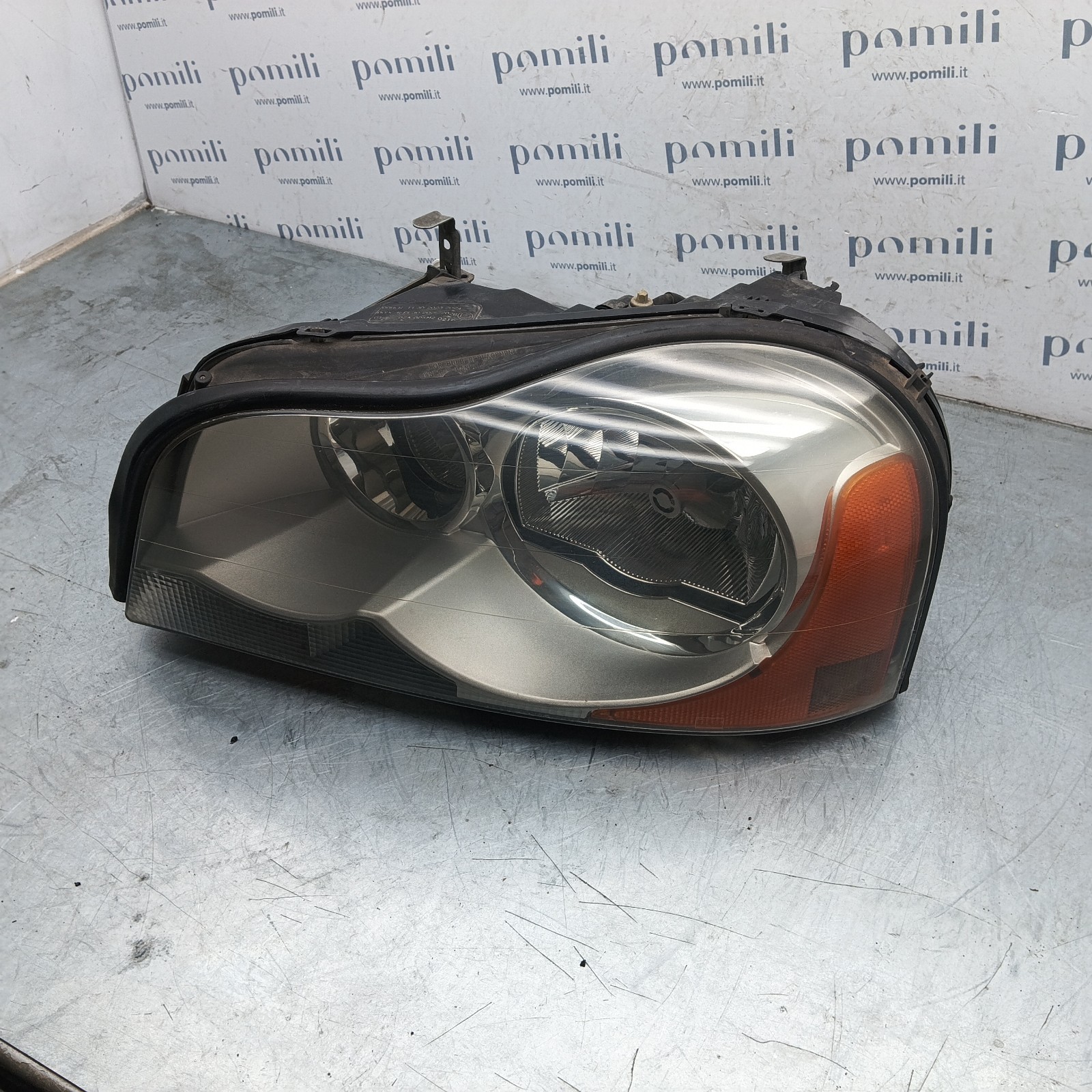 Pomili Fanaleria Faro anteriore sinistro Volvo XC90 89009436 usato Xenon