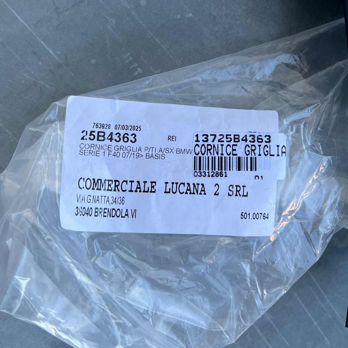 Sara Autoricambi Carrozzeria 51117475992 cornice griglia paraurti BMW Serie 1 F40 anteriore sinistra