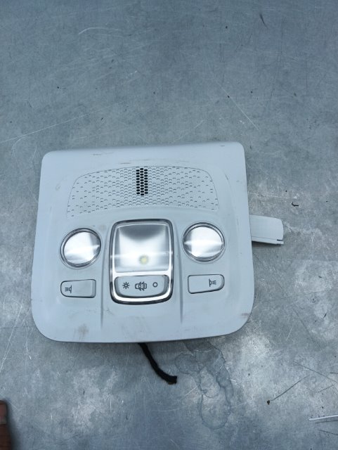 Pomili Fanaleria luce cortesia anteriore tetto Peugeot 2008