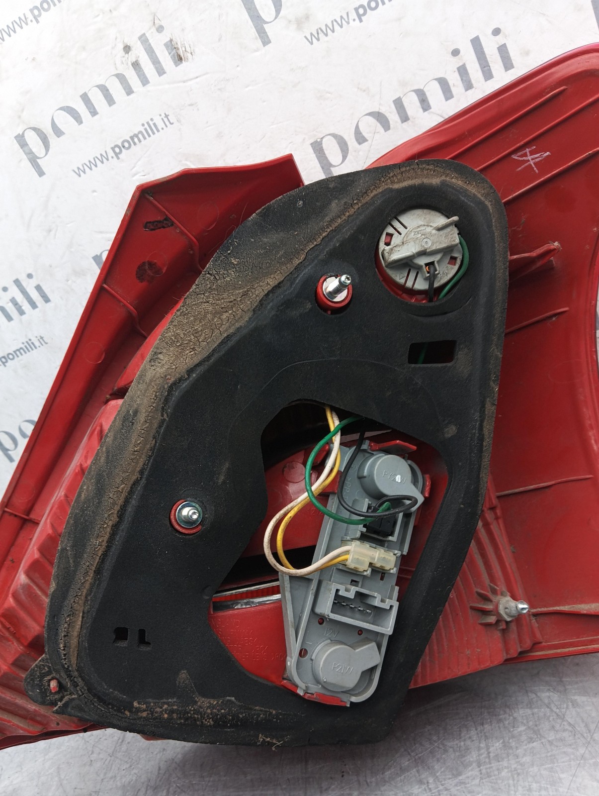 Pomili Fanaleria Toyota Yaris 005639 fanale posteriore sinistro usato