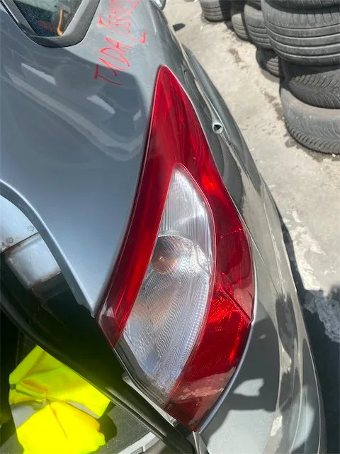 Pomili Fanaleria Fanale posteriore destro Ford Focus CB8 parte esterna