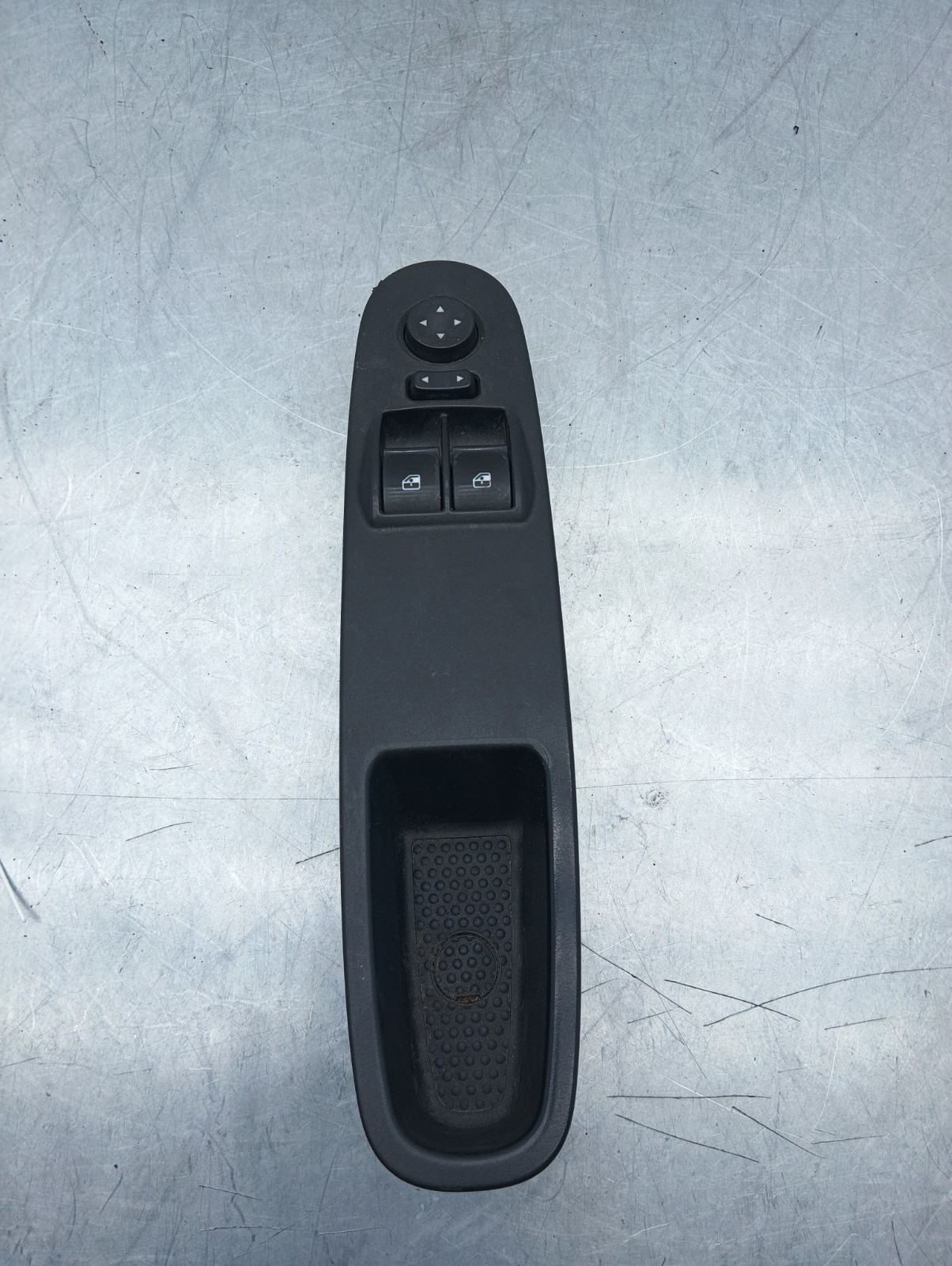 Pomili Rivestimenti interni Pulsantiera alzavetri anteriore sinistra Lancia Ypsilon 735531345 usata