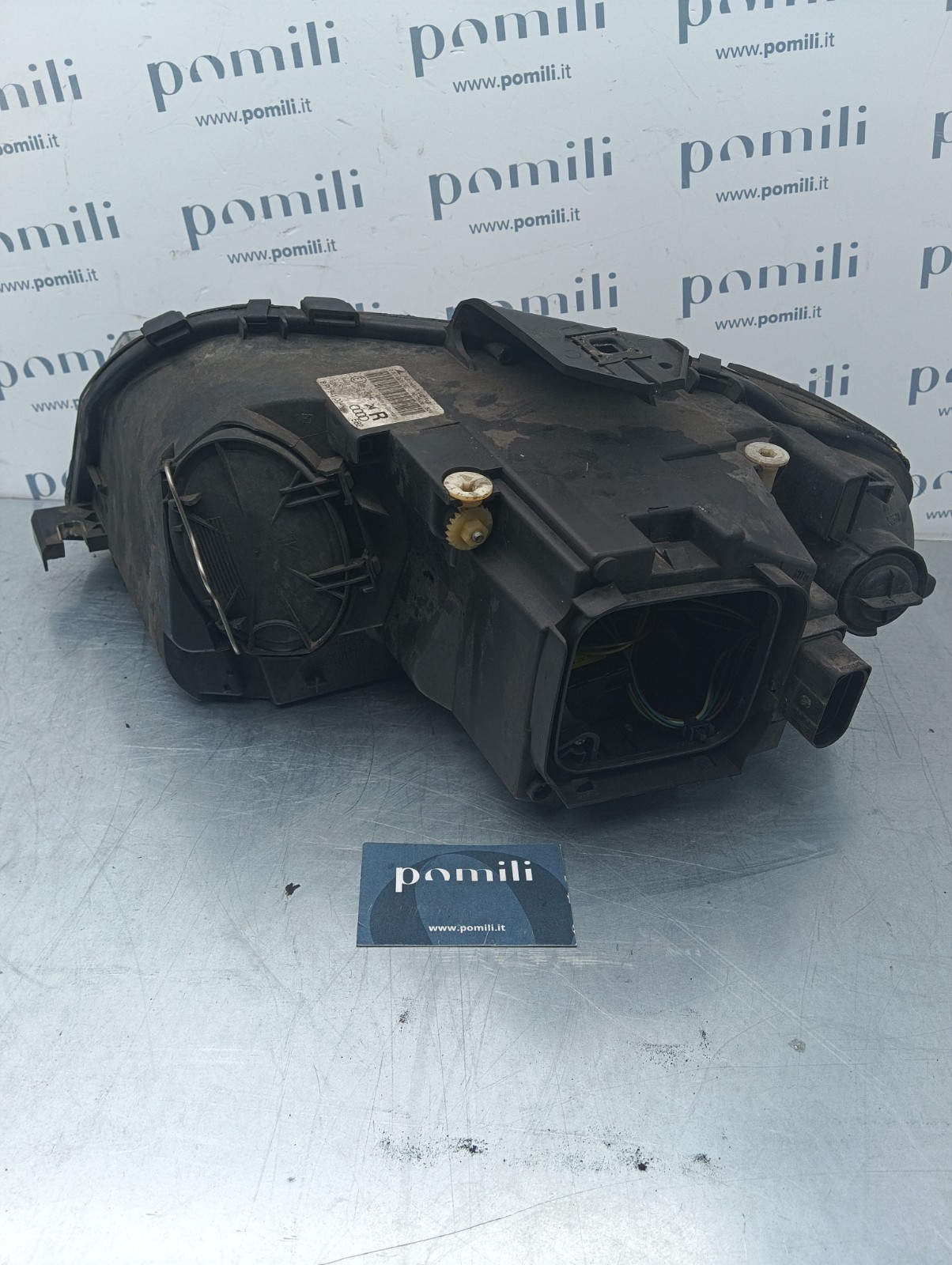 Pomili Fanaleria Faro anteriore destro Audi A3 1305630398 usato