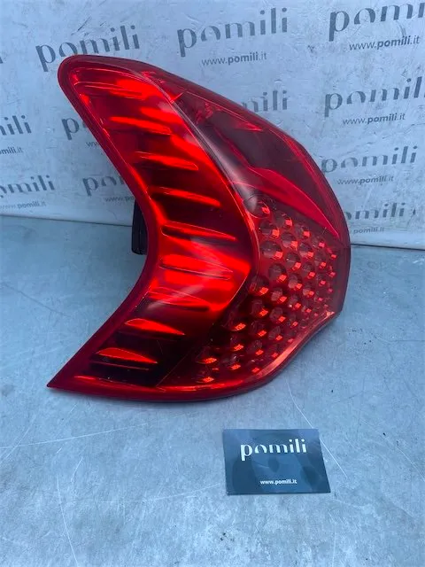 Pomili Fanaleria Fanale posteriore esterno sinistro Peugeot 3008 fanale