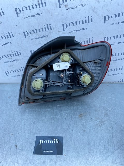 Pomili Fanaleria TOYOTA YARIS fanale posteriore sinistro FRP