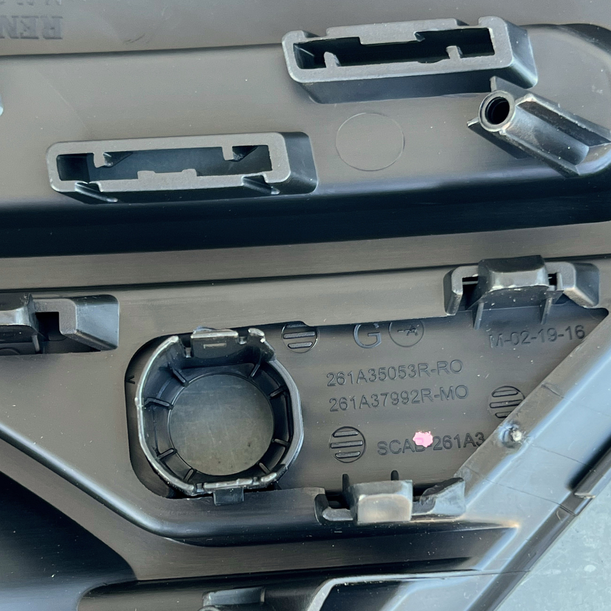 Sara Autoricambi Carrozzeria 261523351R griglia paraurti anteriore Dacia Sandero III