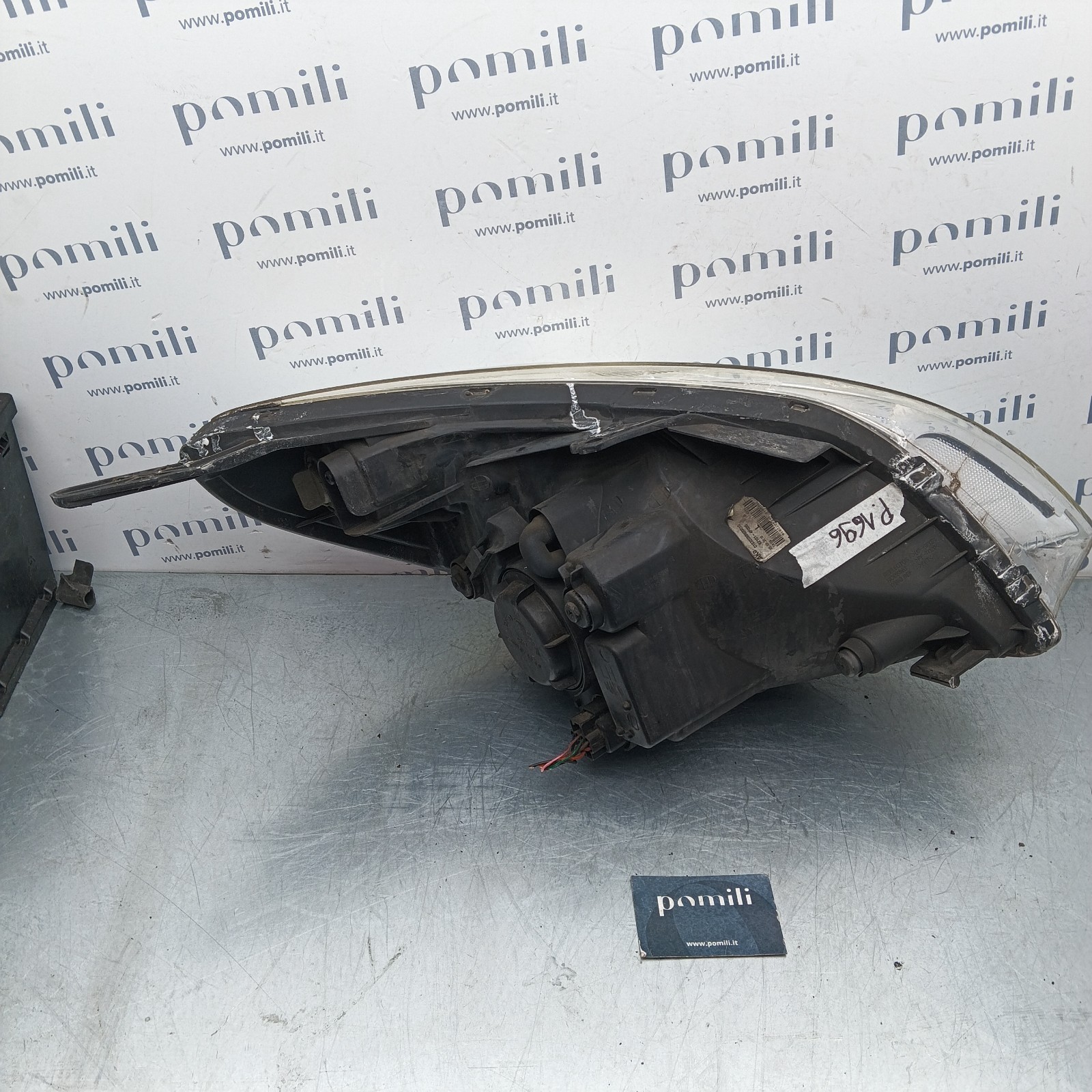 Pomili Fanaleria faro anteriore sinistro Hyundai i20 92101-4P000 usato