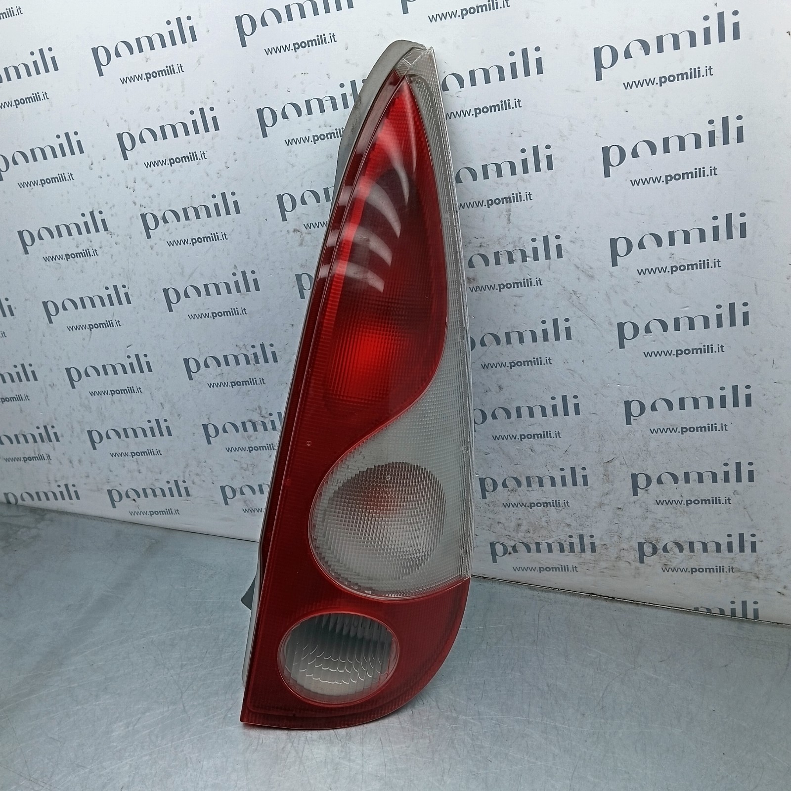 Pomili Fanaleria Toyota Yaris Verso fanale posteriore destro usato