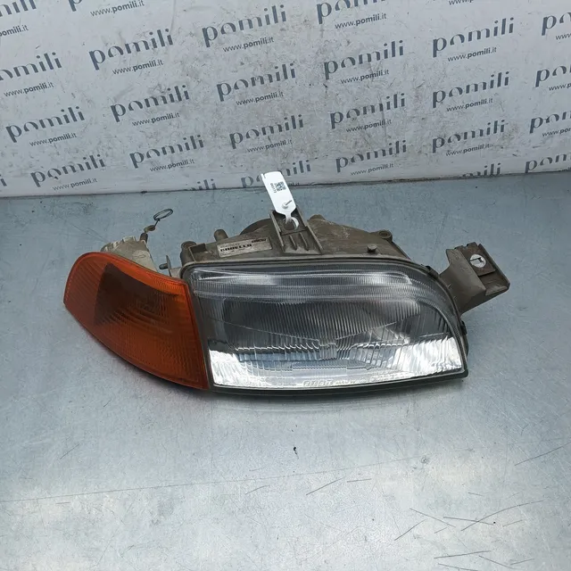 Pomili Fanaleria Fiat Punto II 46402649 faro destro usato con freccia