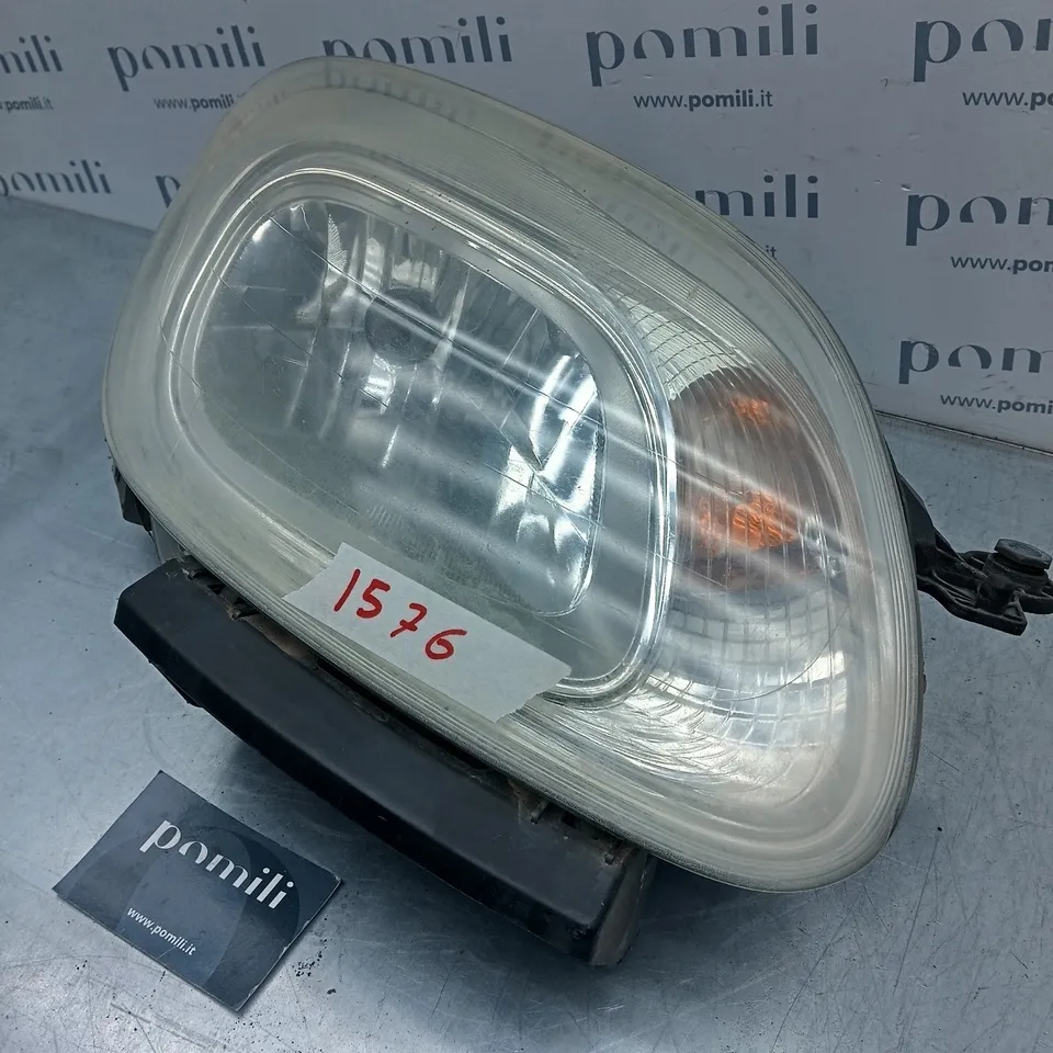 Pomili Fanaleria Fiat Panda 47060748 faro anteriore destro usato