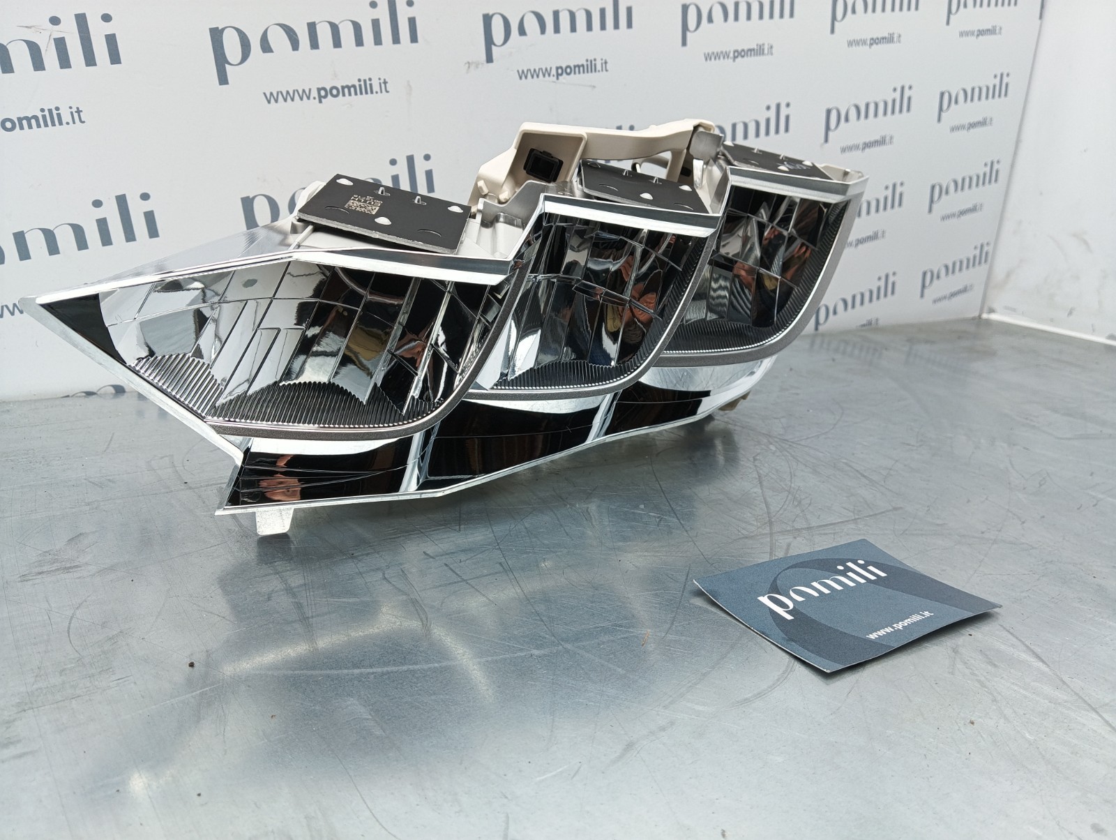 Pomili Fanaleria Toyota Yaris P21 gruppo ottico faro anteriore sinistro 81170-K0080