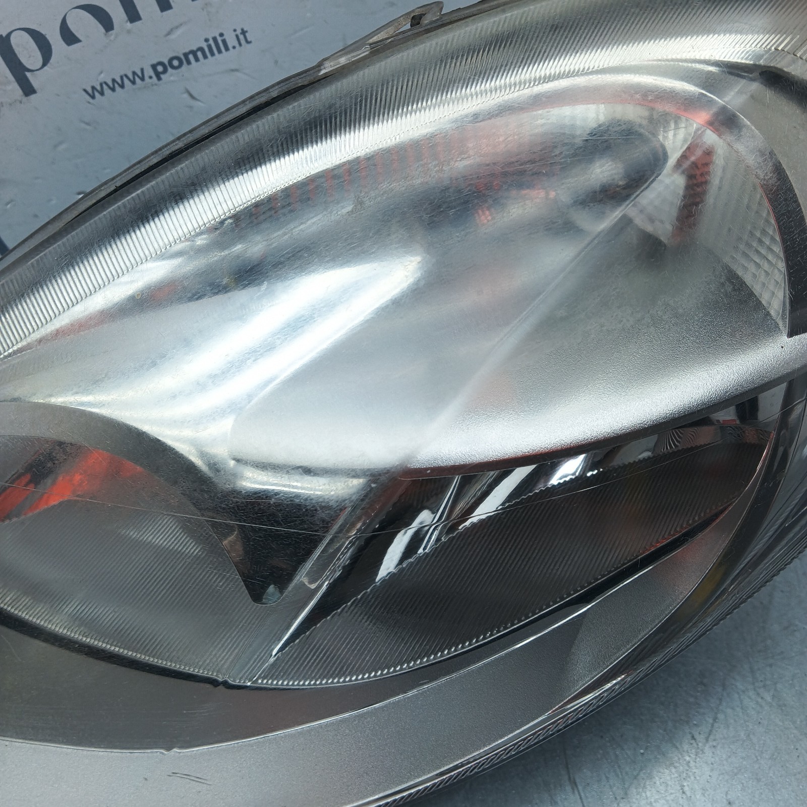 Pomili Fanaleria Faro anteriore sinistro Lancia Y 270533-00L faro usato