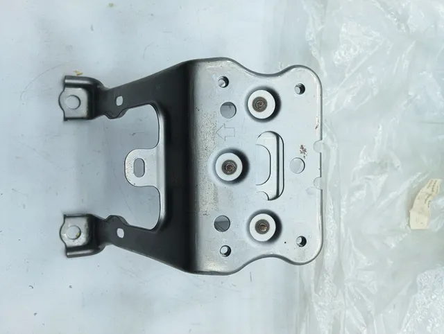 Pomili Rivestimenti interni e parti interne Supporto scatola console centrale TOYOTA 58996-02180 supporto console OEM