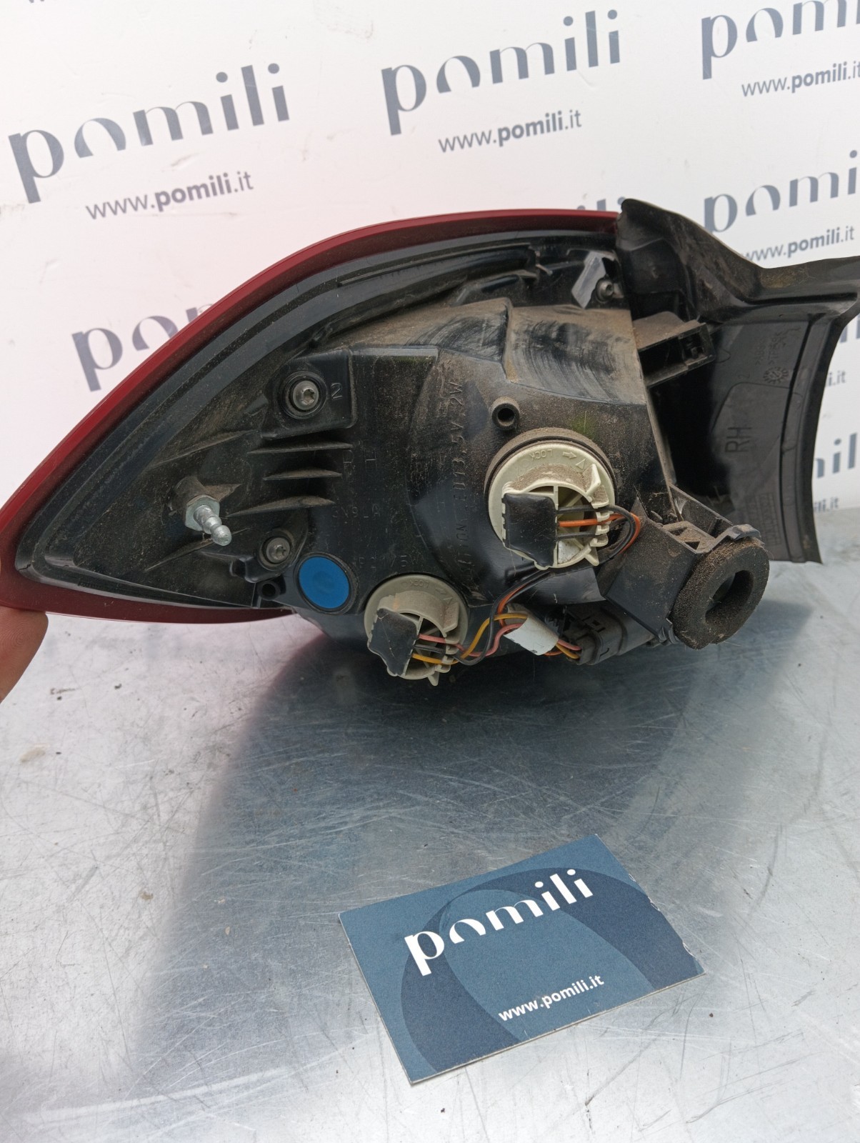 Pomili Fanaleria fanale posteriore Ford Fiesta destro H1BB13404AH usato