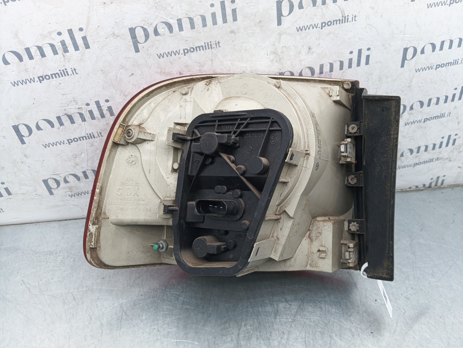 Pomili Fanaleria Volkswagen Touareg 2002-2010 fanale posteriore destro usato
