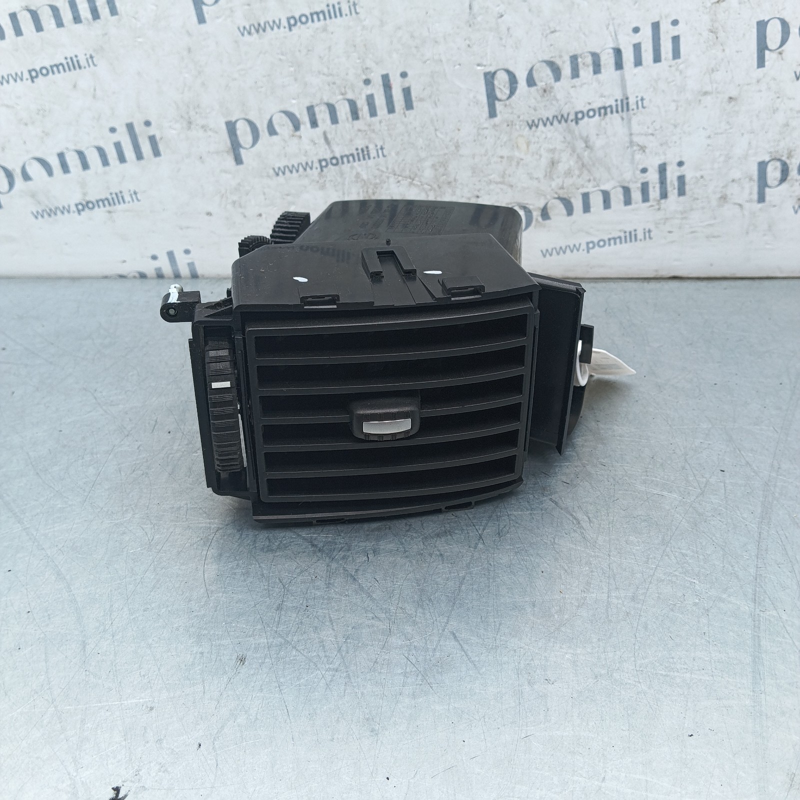 Pomili Climatizzazione Ducato bocchetta aria centrale destra 385800 usata