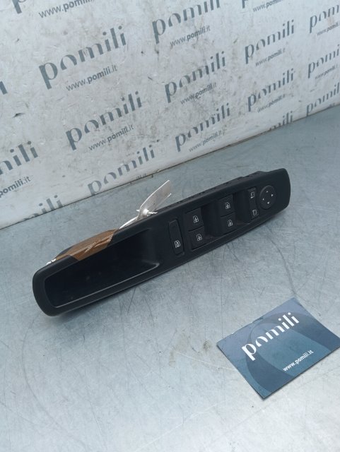Pomili Rivestimenti interni e parti interne Renault Megane 3a Serie blocco comandi alzacristalli e retrovisori
