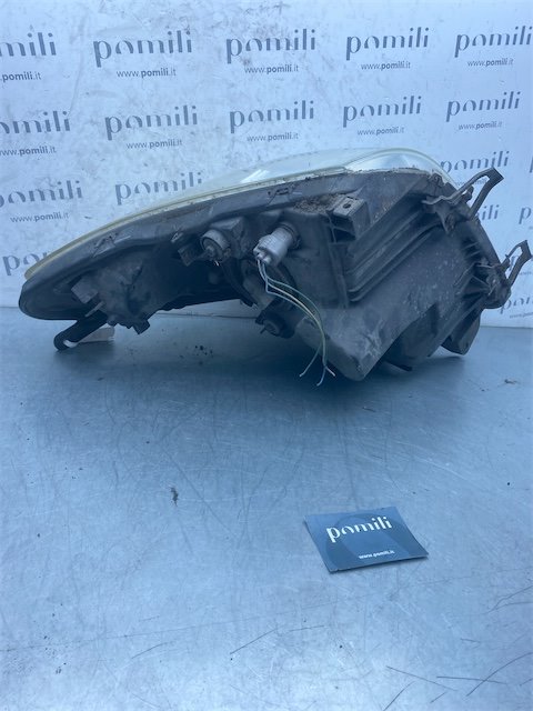 Pomili Fanaleria Toyota Corolla Verso proiettore destro