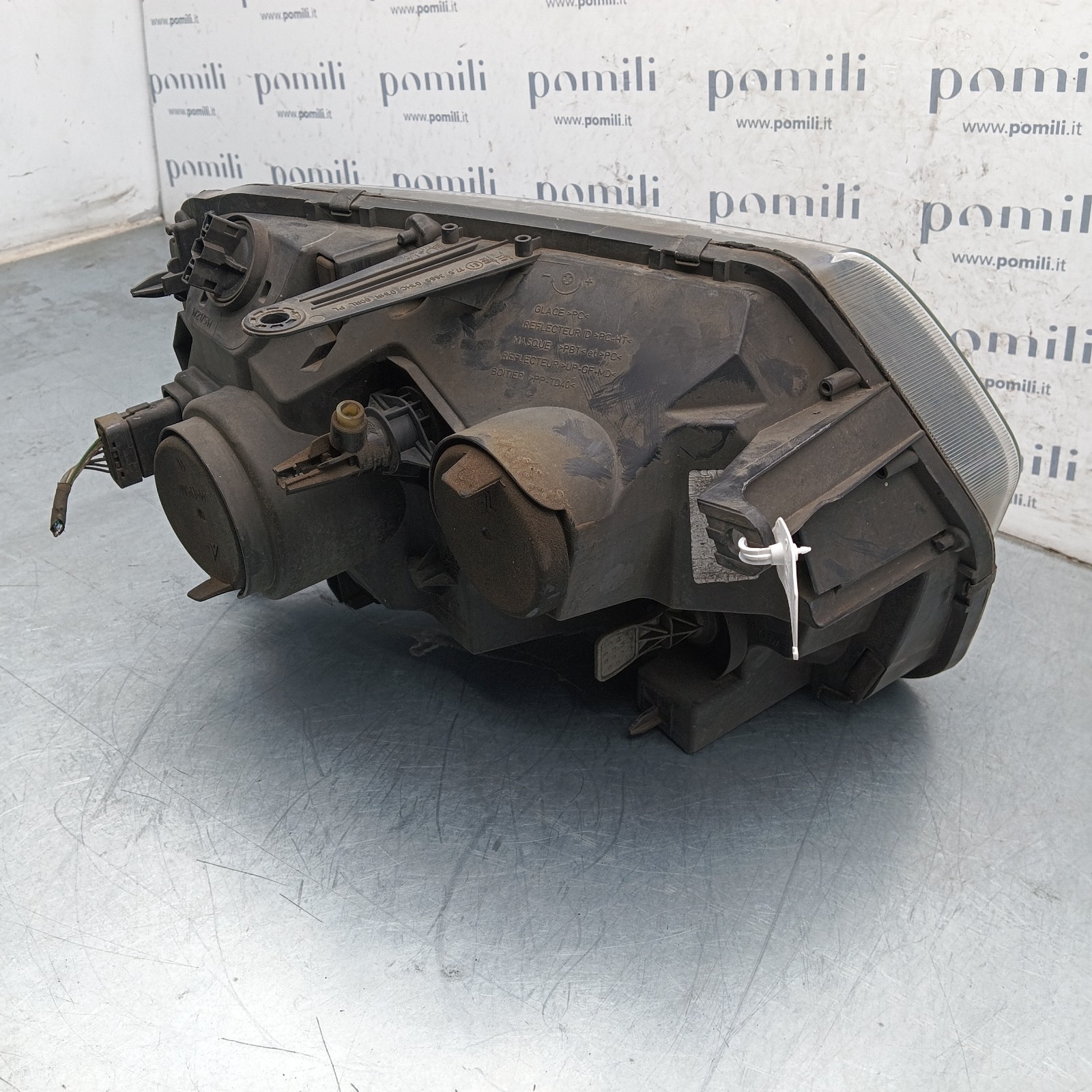 Pomili Fanaleria Dacia Duster II faro sinistro 260609367R usato
