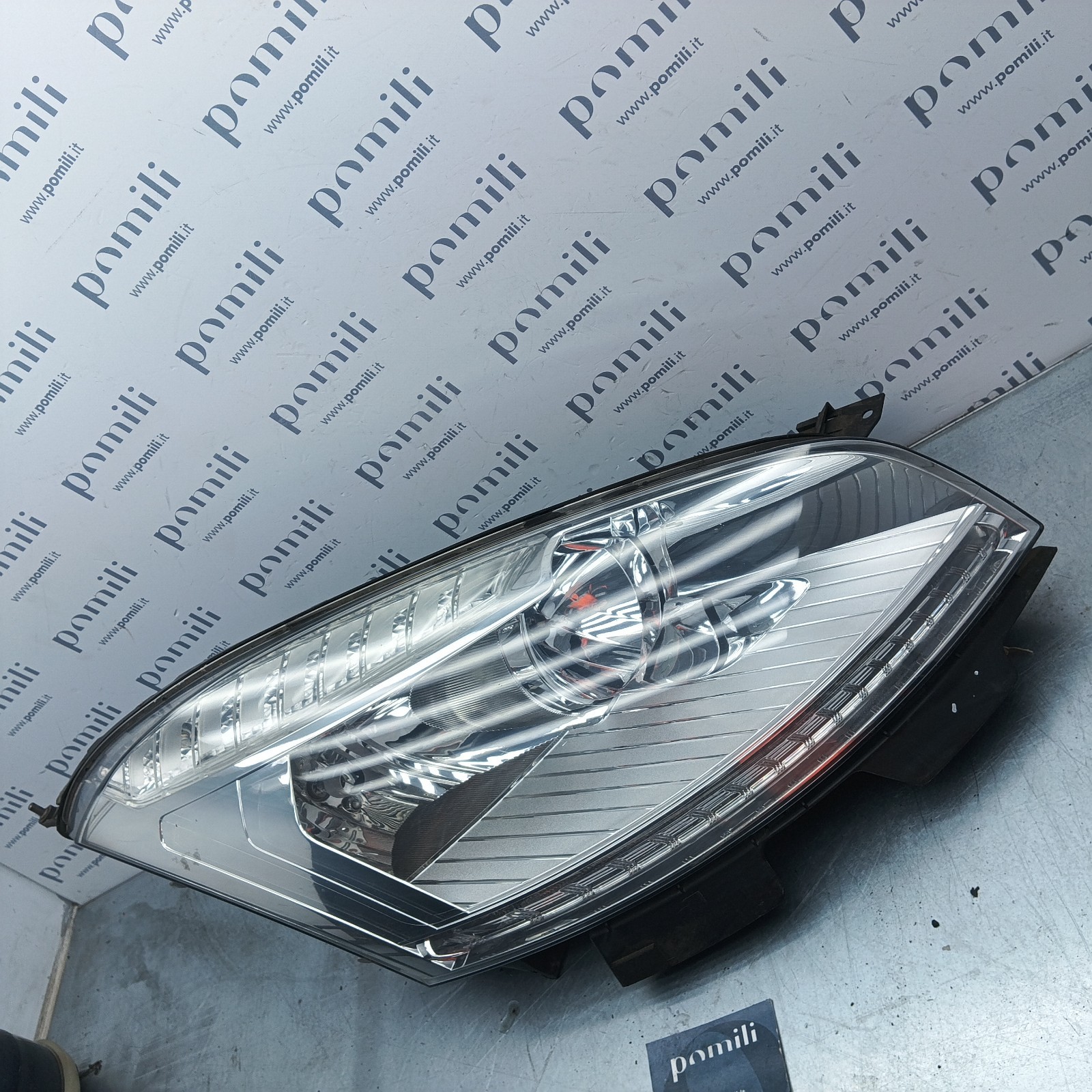 Pomili Fanaleria Citroen C4 Picasso faro anteriore destro usato
