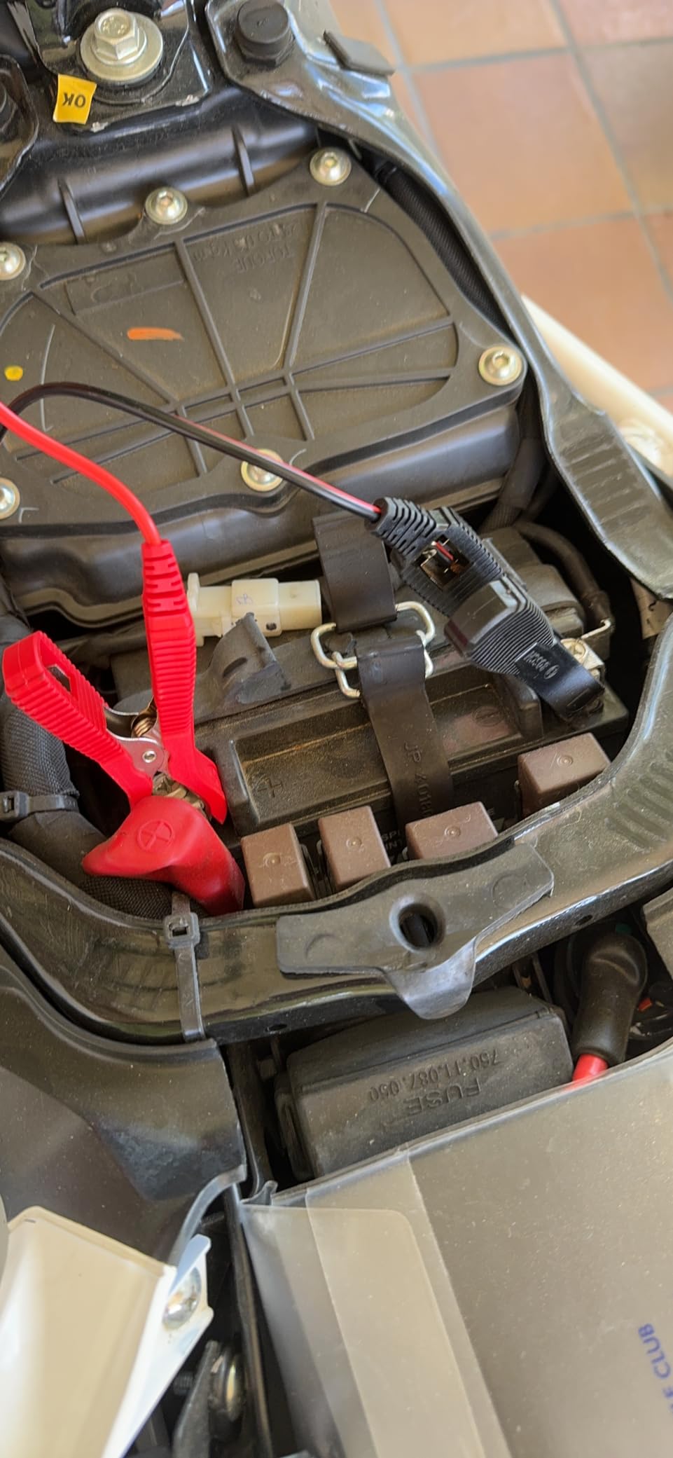 Bosch C10 caricabatterie auto 12 V 3,5 A per batterie al piombo e AGM