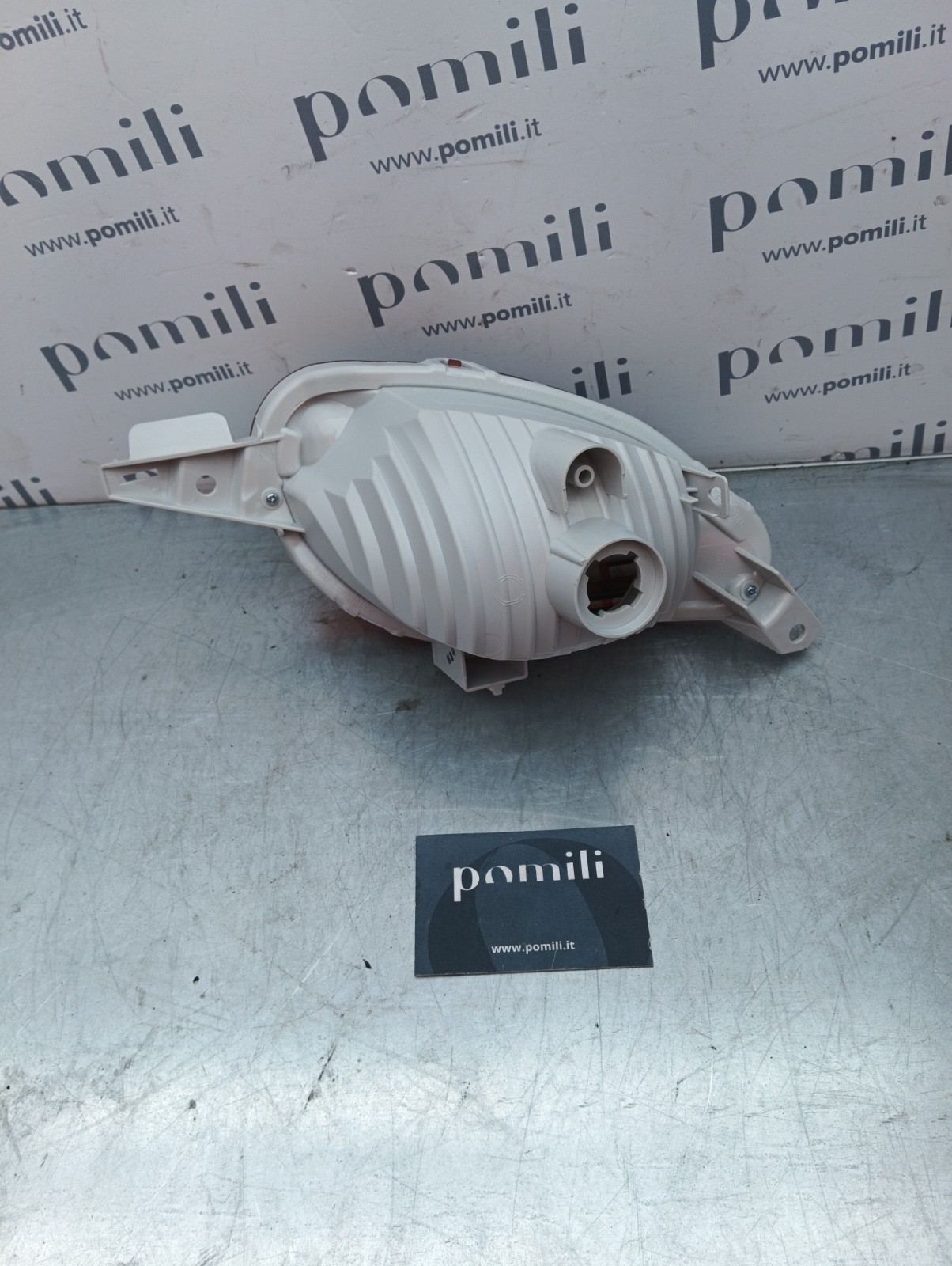Pomili Fanaleria Toyota Yaris fanale posteriore fendinebbia destro 2015-2020