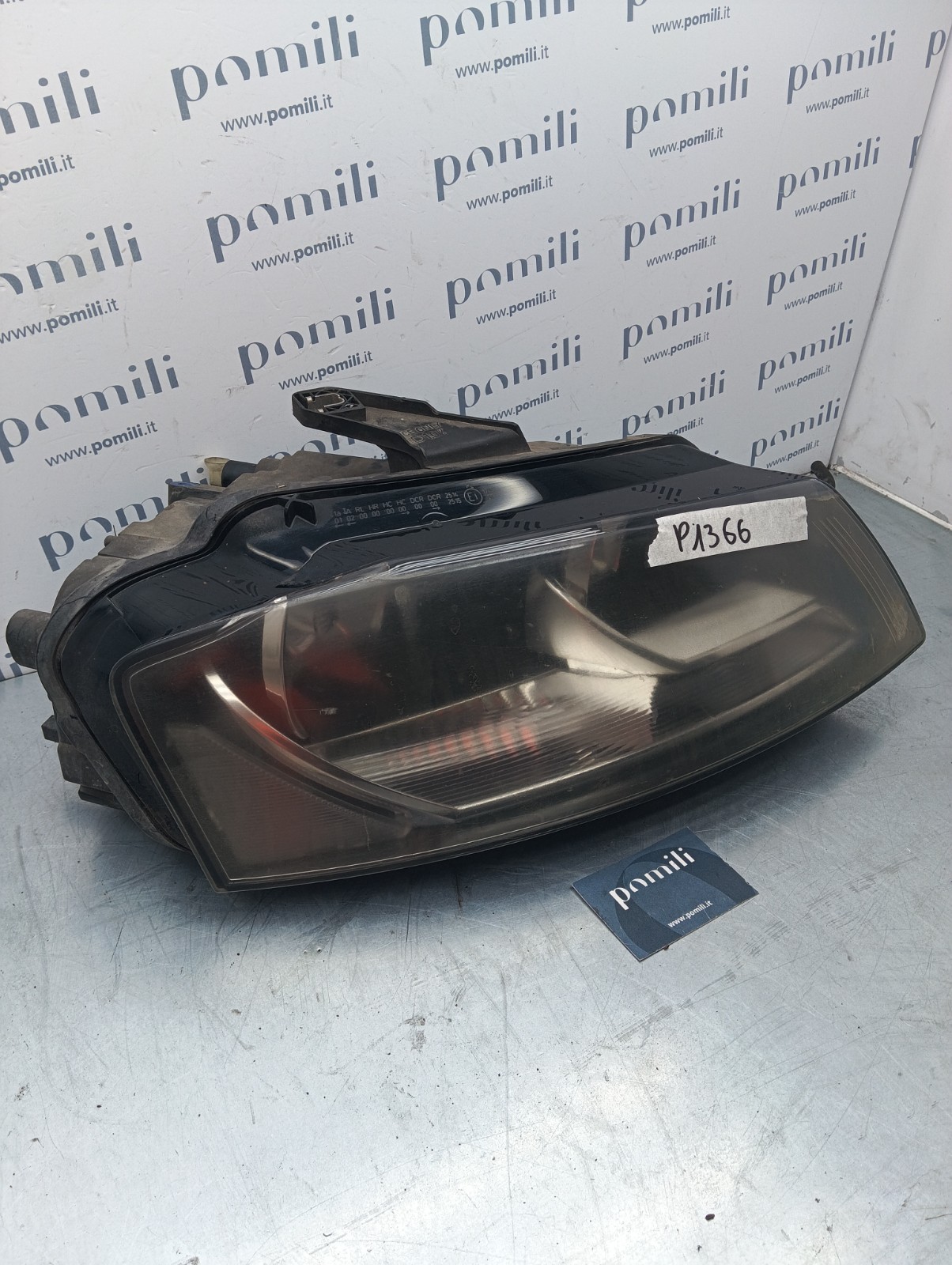 Pomili Fanaleria Audi A3 2008-2012 faro anteriore destro usato