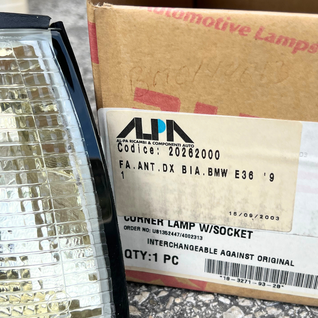 Sara Autoricambi Fanaleria Indicatore di direzione anteriore destro BMW Serie 3 E36 90-00 183271B