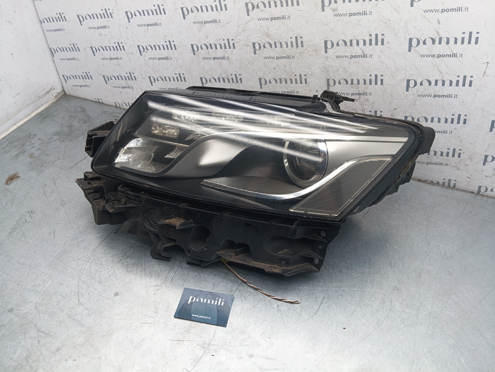 Pomili Fanaleria 10111-17075 faro anteriore sinistro Xenon HID usato